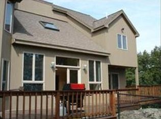 8 Foley Rd, Woburn, MA 01801