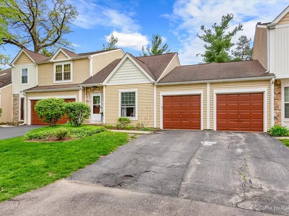 1929 Ozark Pkwy, Algonquin, IL 60102