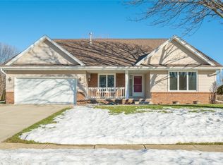 4719 95th St, Urbandale, IA 50322