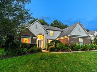 4583 Racewood Dr, Commerce Township, MI 48382