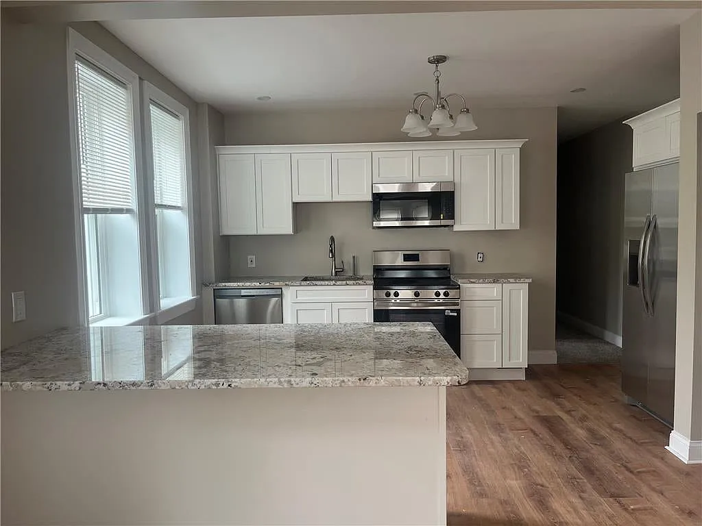 2 bed, 1.5 bath, 960 sqft, $1,925 — Photo 3