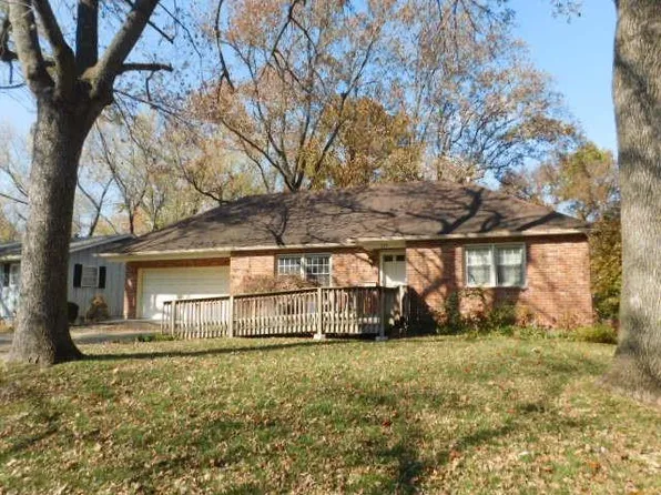 329 Jones Ave, Warrensburg, MO 64093