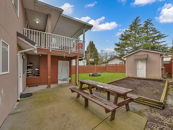 3rd image of 8677 Galway Cres