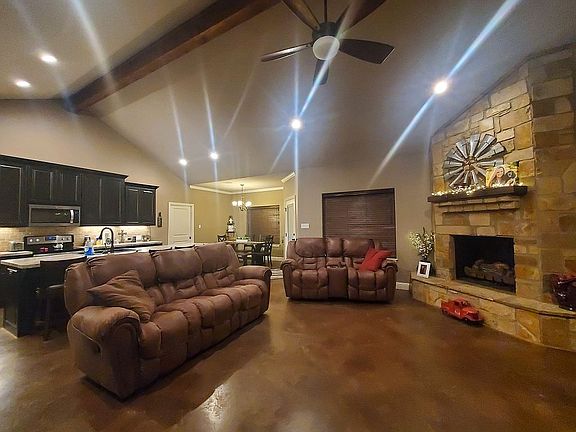 3rd image of 1720 Round Rock Cir