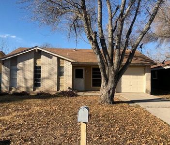 517 Perez St, Uvalde, TX, 78801