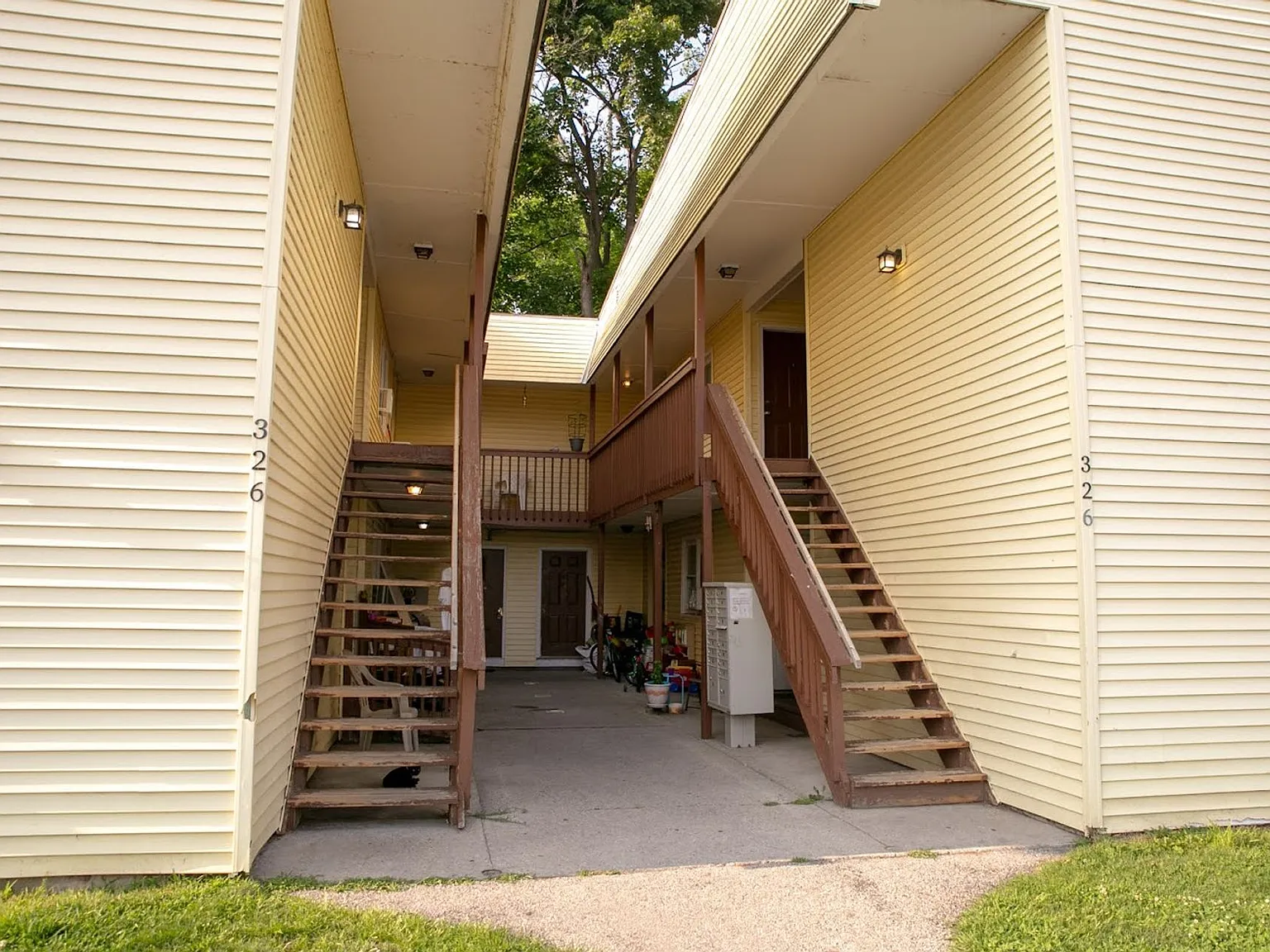 326 Pleasant Street — Photo 2
