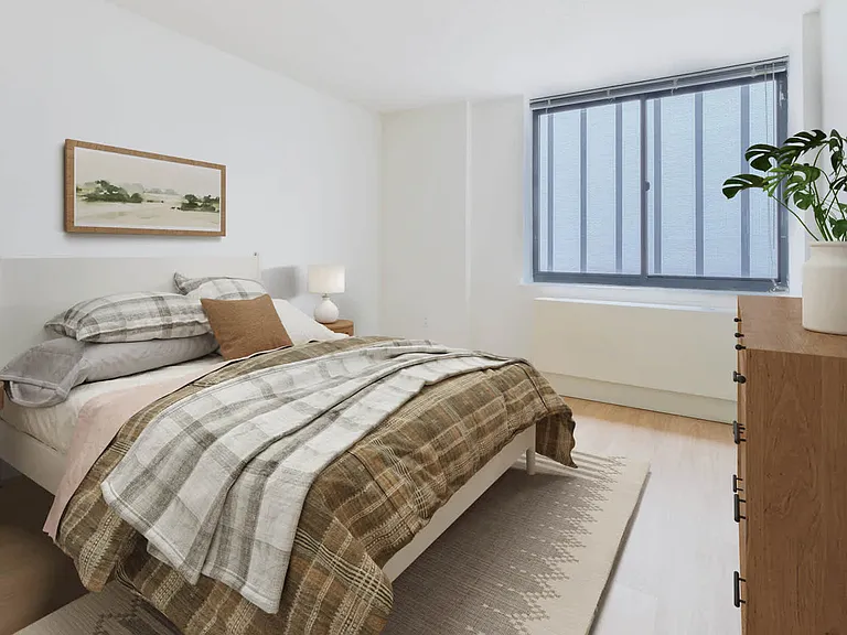 505 W 54th St #10 — Photo 17
