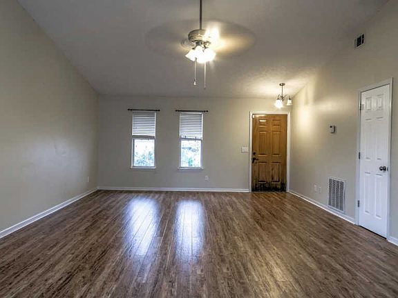 4th image of 648 S Berthe Ave