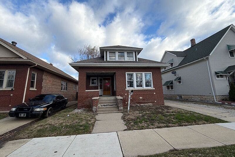 1st image of 2534 Lewis St