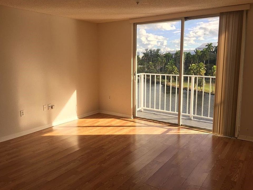 2nd image of 1740 NW North River Dr APT 518