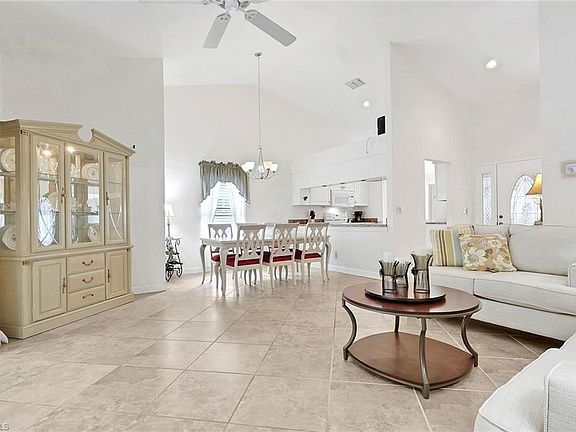 4th image of 237 Fox Den CIR