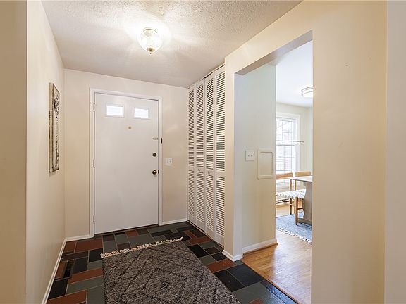 3rd image of 88 Coachman Dr