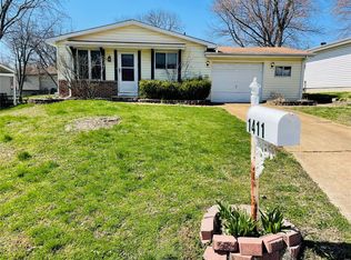 1411 Ramona Ln, Saint Charles, MO