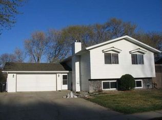1511 S Reno Dr, Bismarck, ND 58504