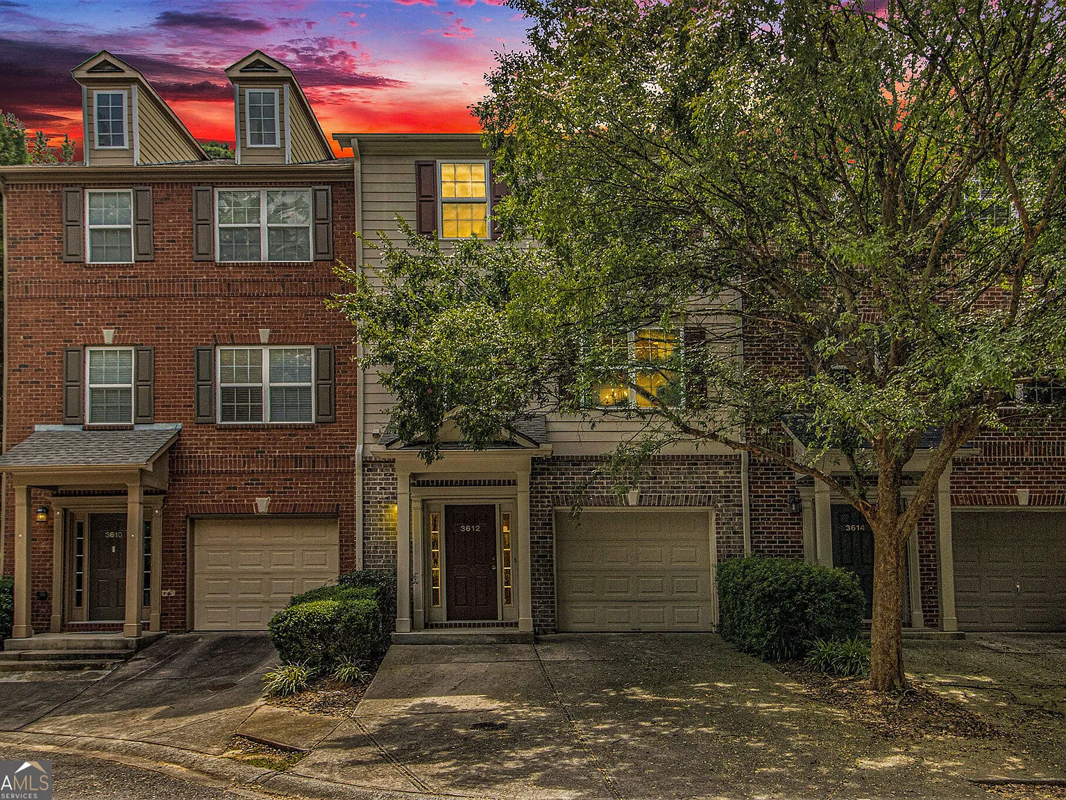 4 bed, 3.5 bath, 2024 sqft, $2,400 — Photo 2