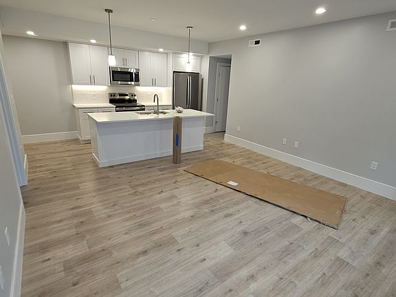 3rd image of 124 Kenrick St #5