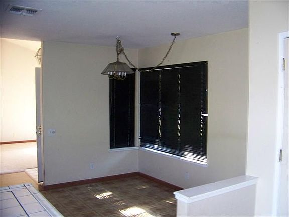 4th image of 8481 Thornfield Dr