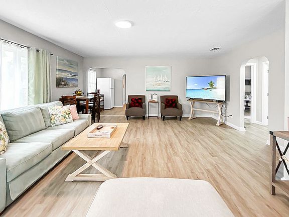 4th image of 463 Park St N