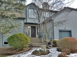 14 Fair Ridge Ct, Wayne, NJ 07470