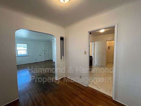 5th image of 12243 Magnolia Blvd