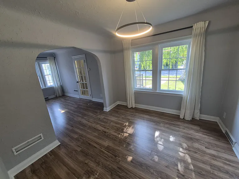 5944 Dorchester Rd — Photo 2