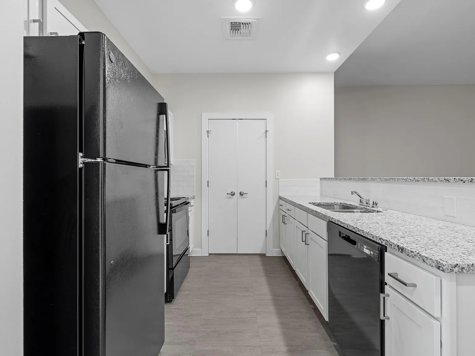 1 bed, 792 sqft, $1,100 — Photo 4