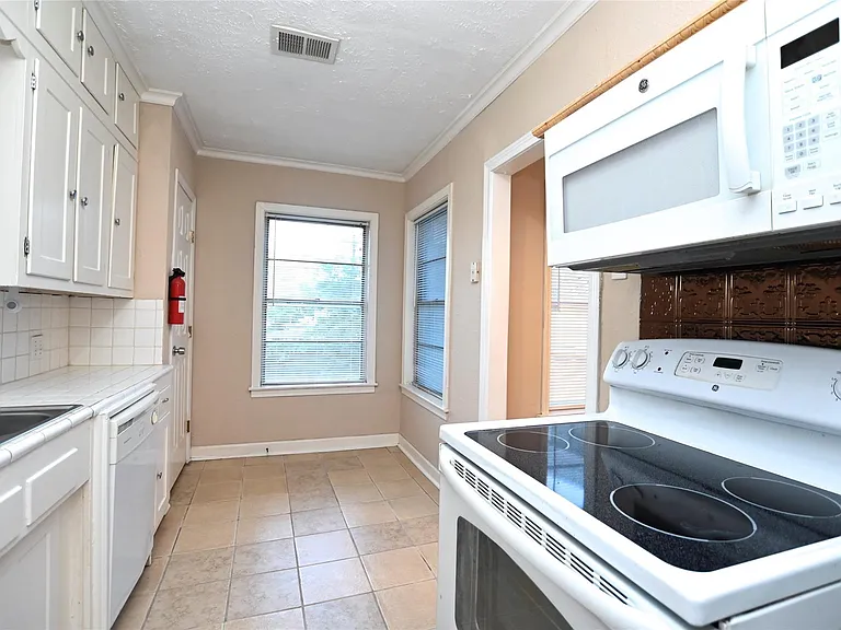 2003 McClendon St #4 — Photo 18