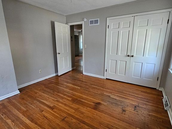 4th image of 3611 S Poplar Ave