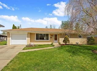 33 Blackburn Dr, Belleville, IL