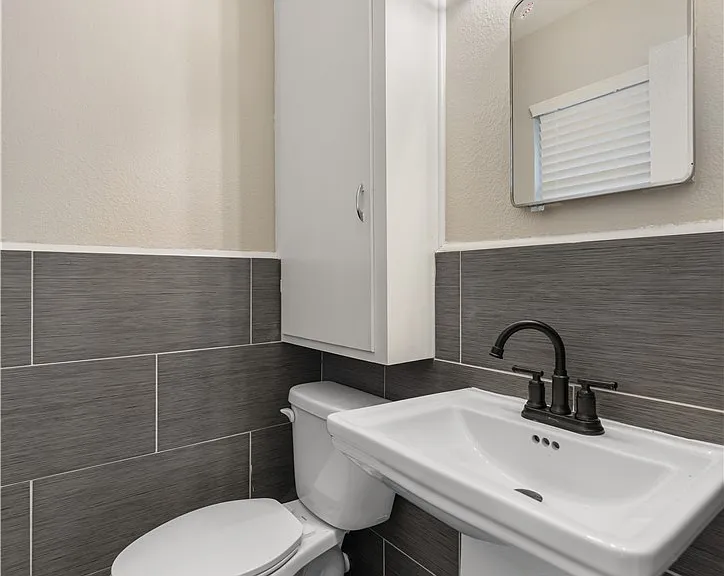 4937 Holmes Dr — Photo 14