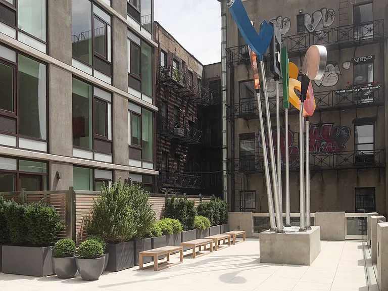 500 W 23rd St #2H — Photo 29