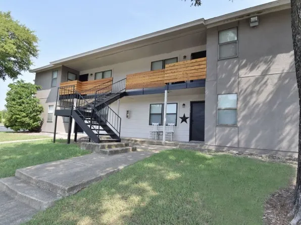 Lakeshore Villa Apartments