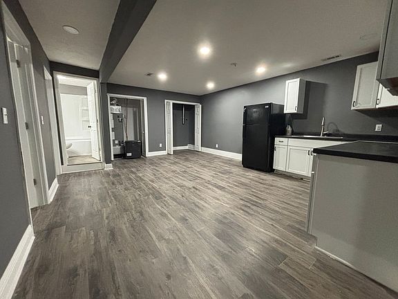 3rd image of 14 Kansas St #D
