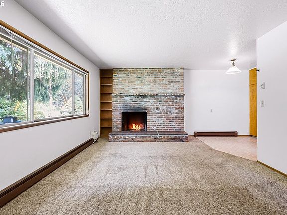5th image of 620 NE 69th Ave