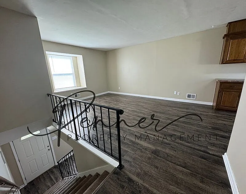 3 bed, 3.0 bath, 1560 sqft, $1,475 — Photo 3