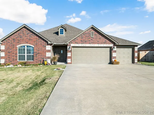 1987 Graham Ave, Pryor, OK 74361