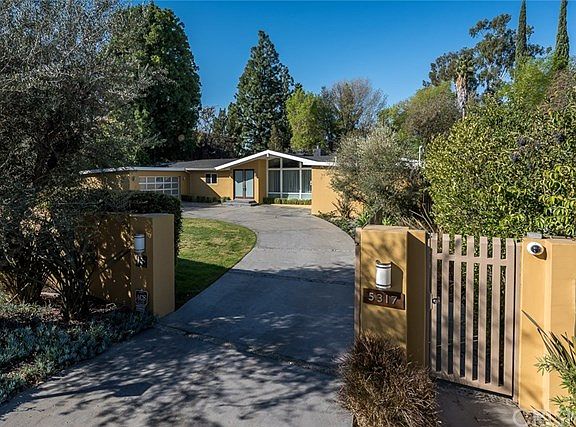 2nd image of 5317 Amestoy Ave