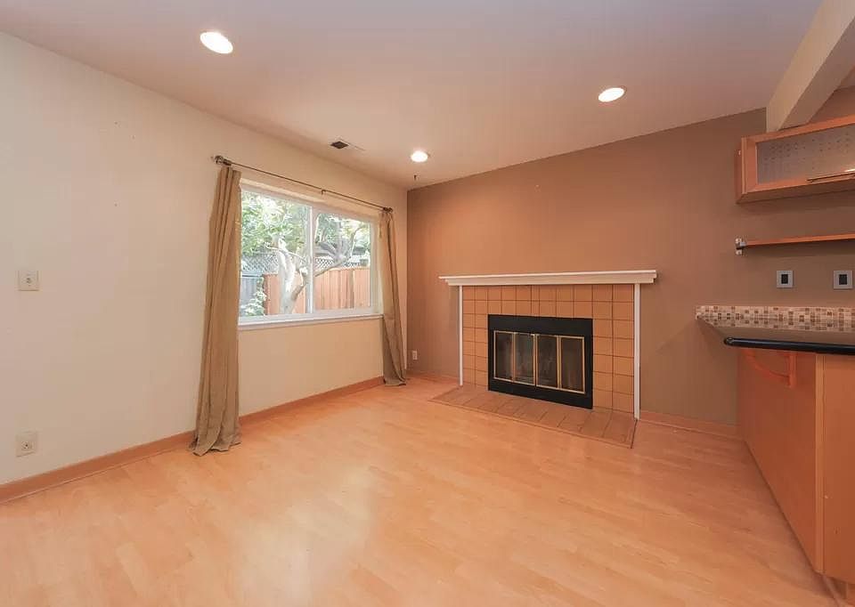 1st image of 1570 Theo Dr