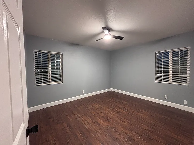 1567 Riverside Dr — Photo 9
