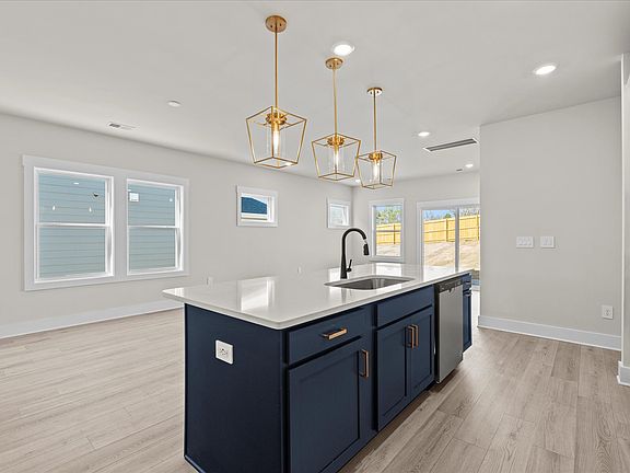 Welcome to the Roswell floorplan at Cedar Shoals - Heritage Collection.