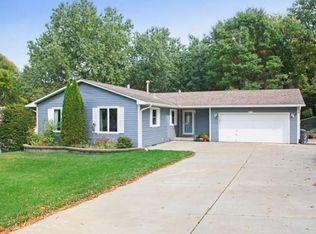 4364 Dunrovin Ln, Eagan, MN 55123