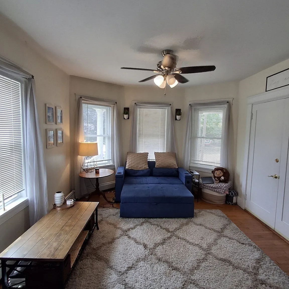 1 bed, 1.0 bath, 1052 sqft, $2,500 — Photo 3