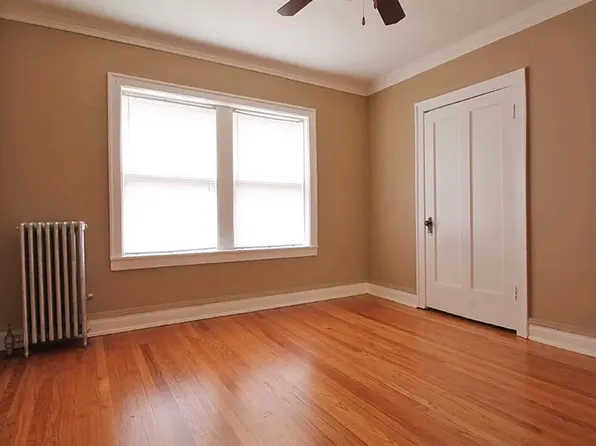 429 N Humphrey Ave APT E3, Oak Park, IL 60302