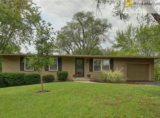 9908 Countryside Rd, Lenexa, KS 66215