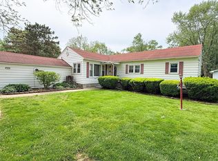7947 Lake Breeze Dr, Monroe, MI 48161