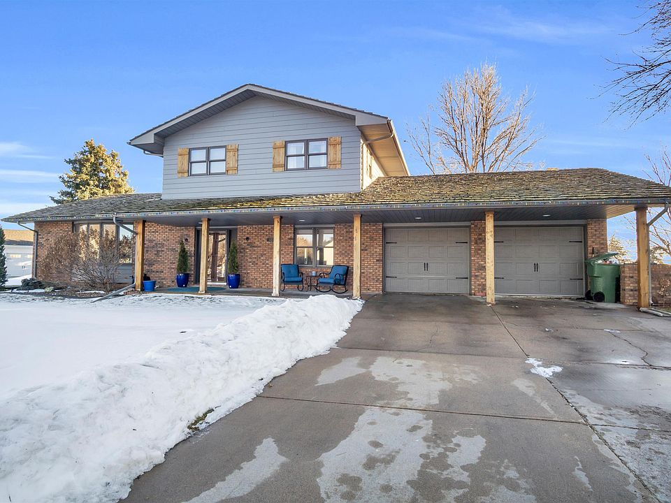 1st image of 3203 20th Ave