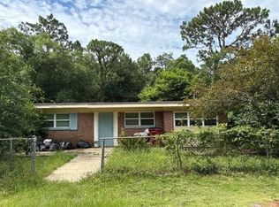 6445 Julia Dr, Milton, FL 32570