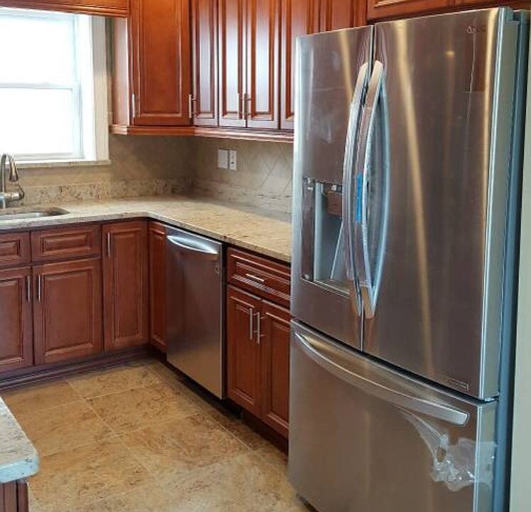 1st image of 3262 Layton Ave