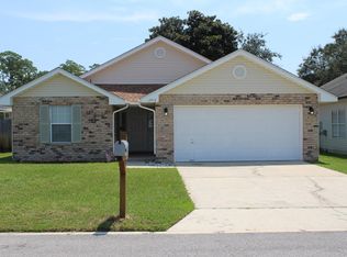 1792 Ivalea Cir, Navarre, FL 32566