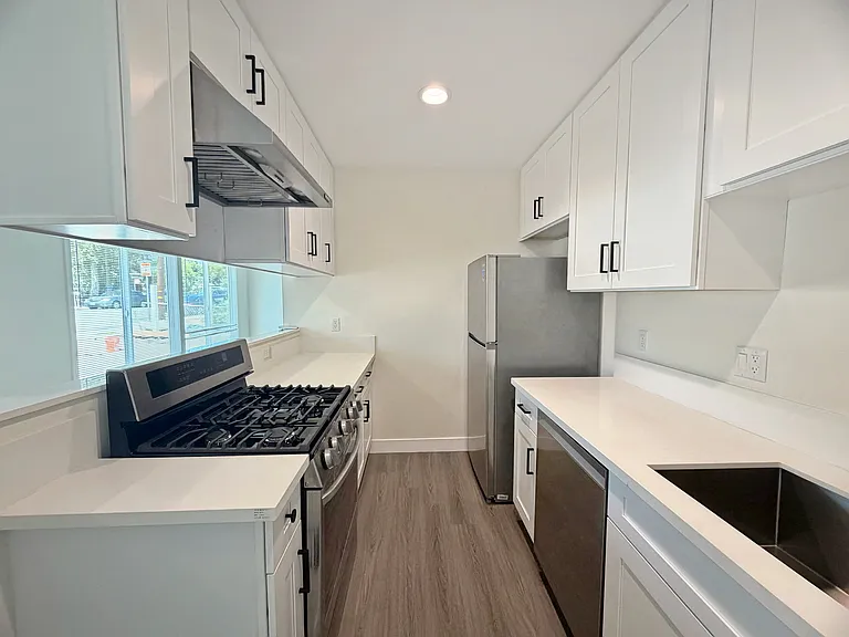 410 E Cherry Ave — Photo 3